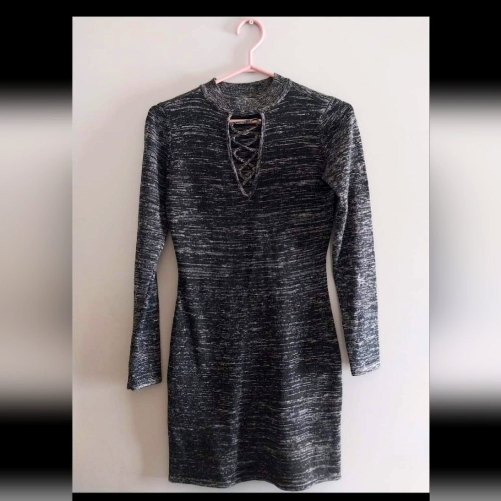 3/25$ Wow dress perfect condition